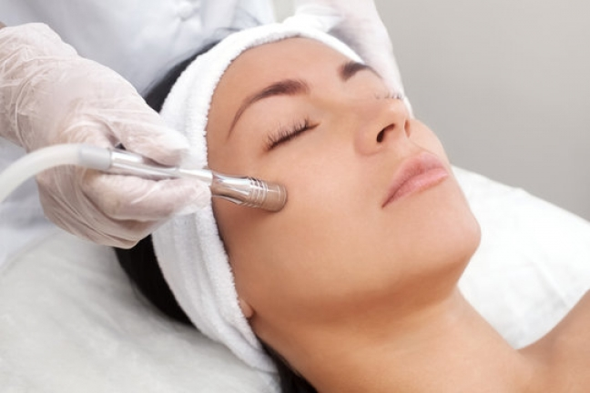 Microdermabrasion: Uses, Types, Benefits & Treatment Procedure