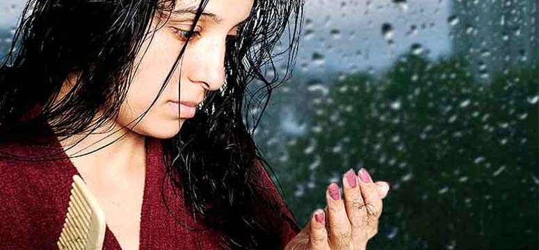 Tips And Tricks To Treat Your Hair In The Rainy Season