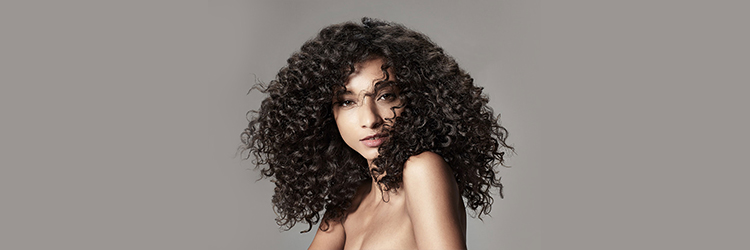 Help-5-Tips-To-Manage-Your-Curls-In-The-Monsoon