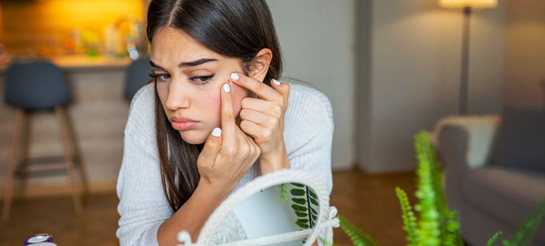 Dr Dipali Chavan Explains the Causes Of Acne/Pimples