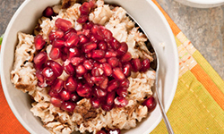 Pomegranate and oatmeal mask