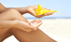 How_should_you_apply_sunscreen_for_maximum_sun_protection